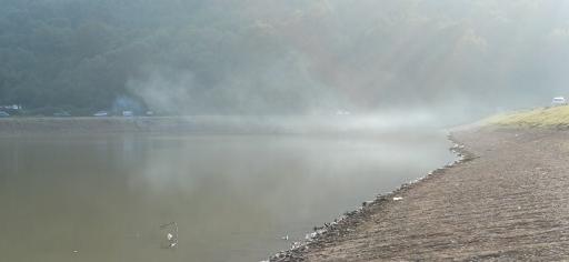 عکس دریاچه و سد خاکی توشن