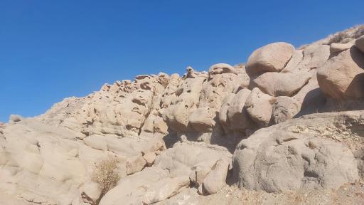 عکس آدمک های سنگی روستای وردیج