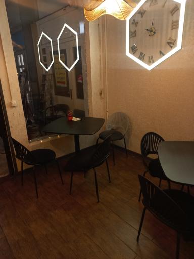 عکس رستوران مادرجون