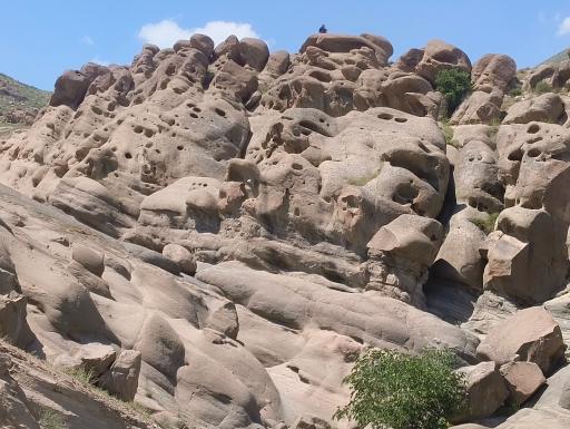 عکس آدمک های سنگی روستای وردیج