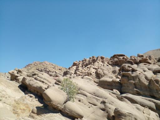 عکس آدمک های سنگی روستای وردیج