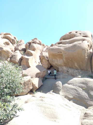 عکس آدمک های سنگی روستای وردیج