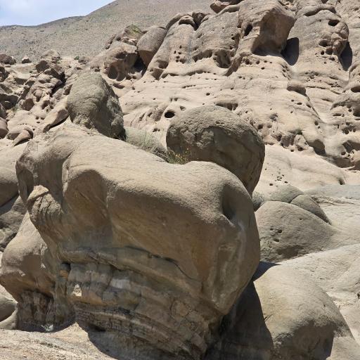عکس آدمک های سنگی روستای وردیج