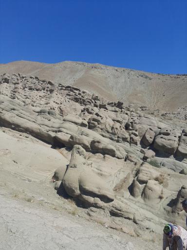 عکس آدمک های سنگی روستای وردیج