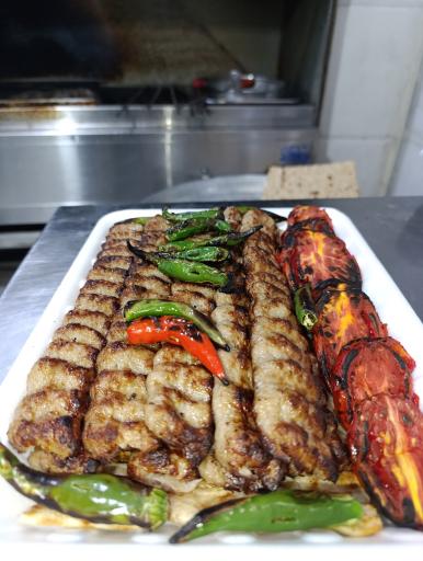 عکس کبابی کمیل