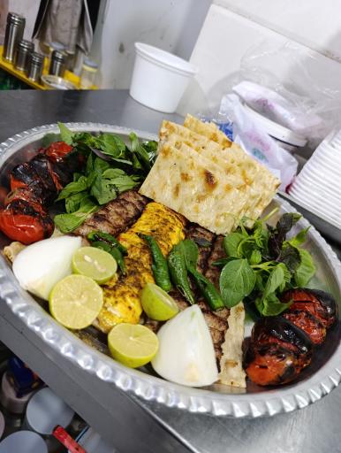 عکس کبابی کمیل