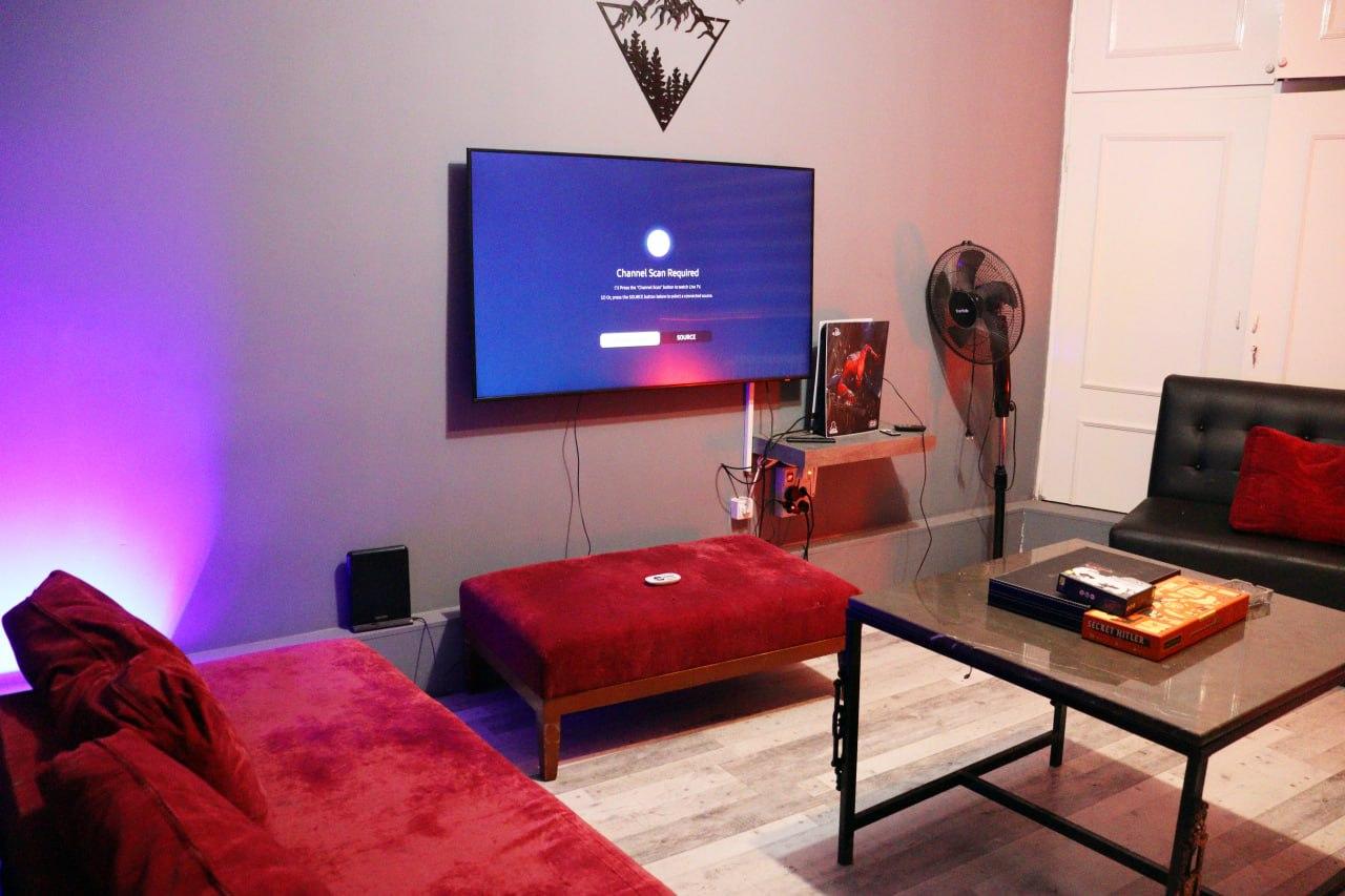 عکس یانگ بویز سنتر