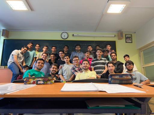 عکس دبیرستان مفید دوره دوم