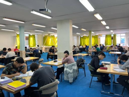 عکس دبیرستان مفید دوره دوم