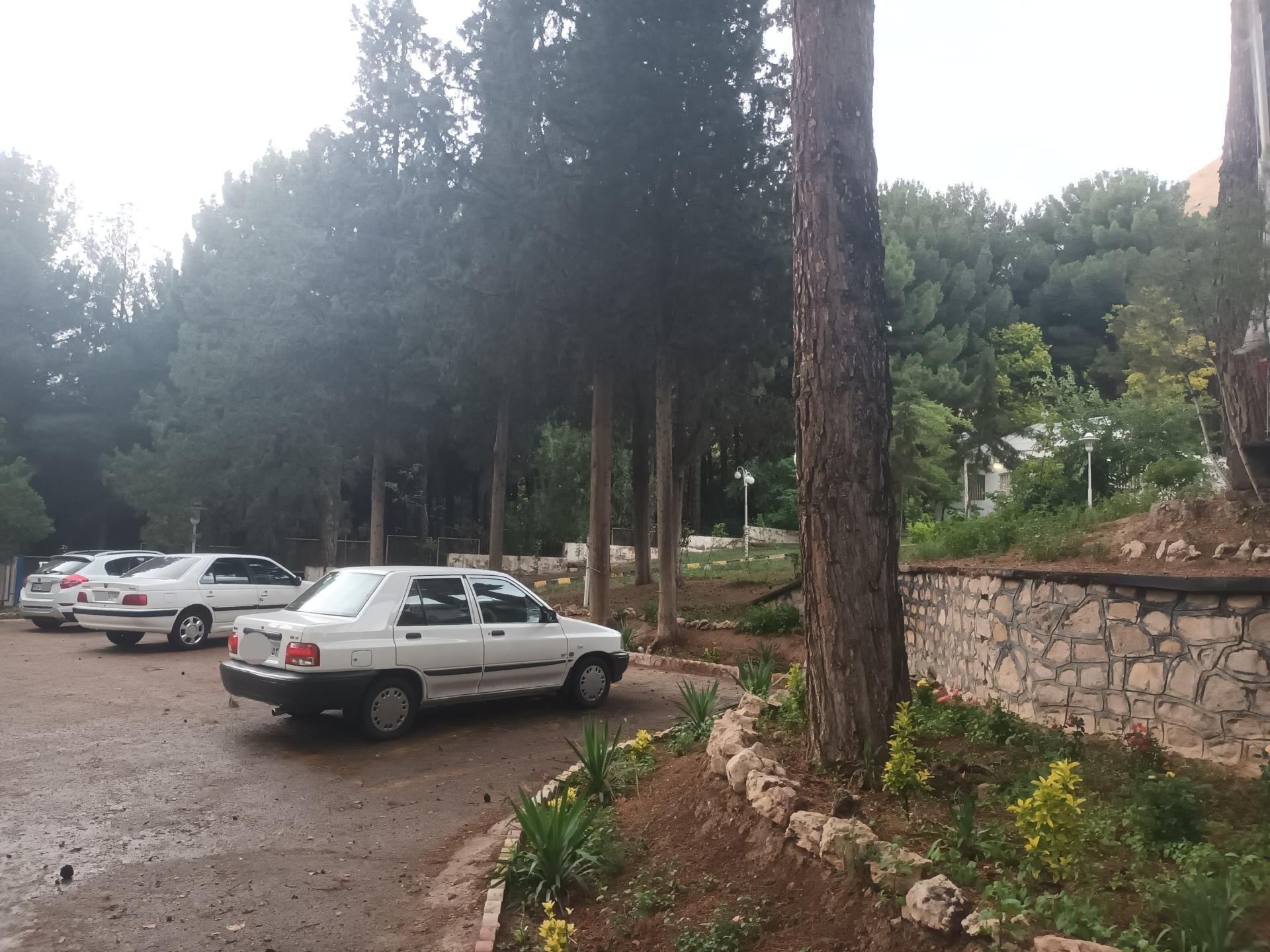 عکس پارکینگ مهمانسرا جهانگردی شاهرود