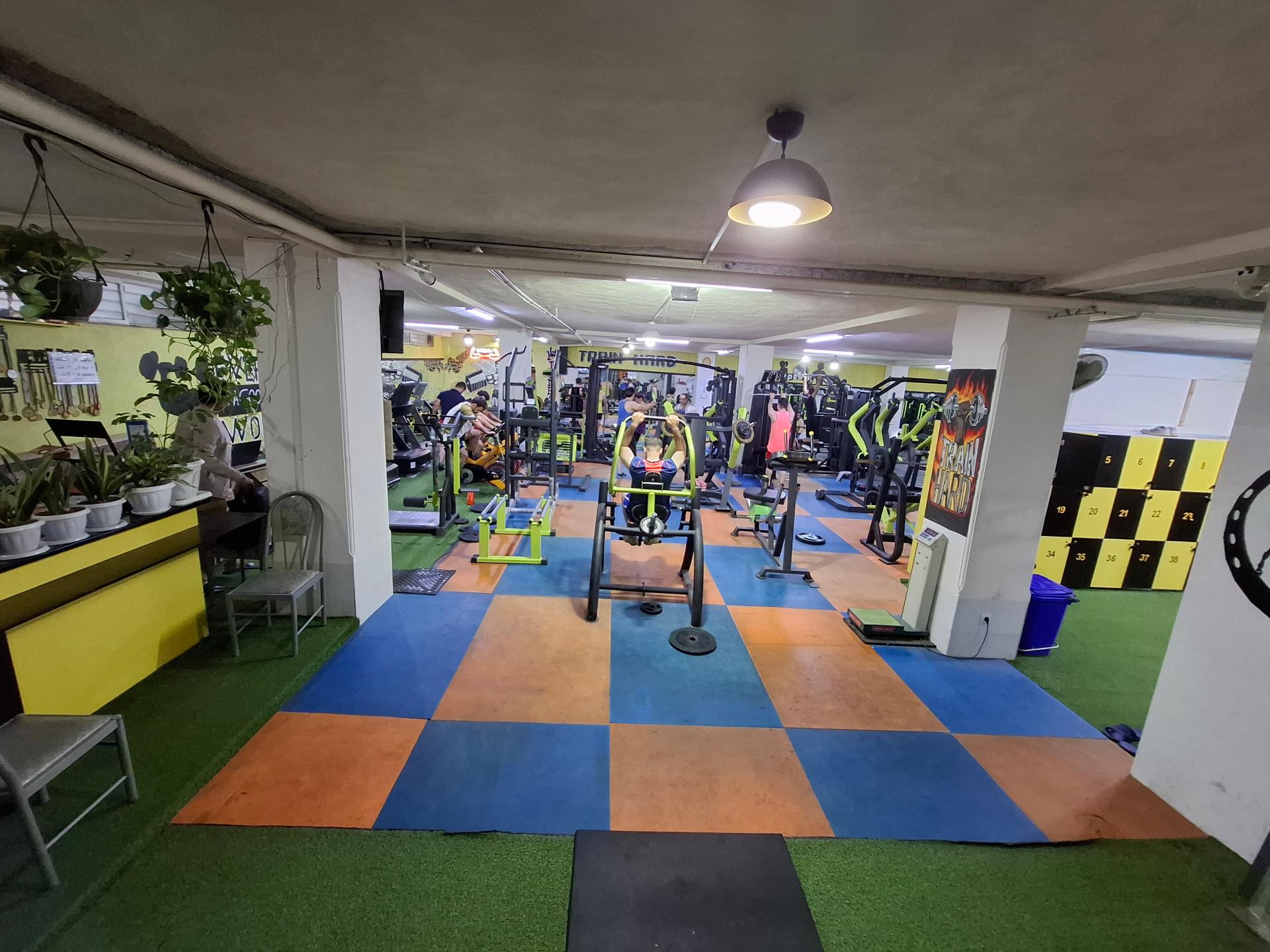 عکس باشگاه بدنسازی ساروج