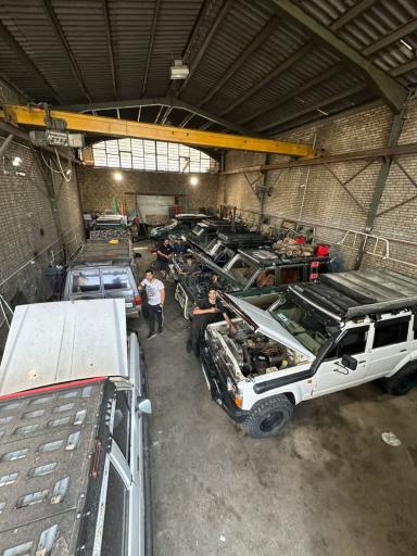 عکس تعمیرگاه پاترول چنارانی