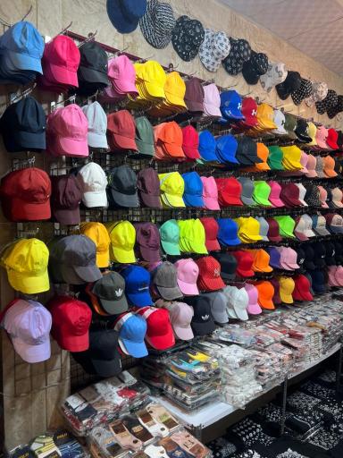 عکس فروشگاه کلاه و دستکش مهدی مد
