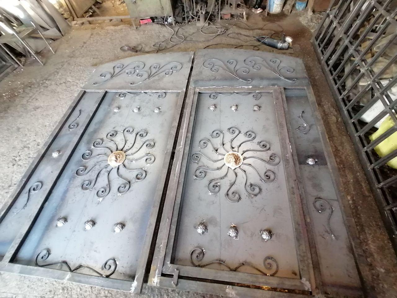 عکس درب وپنجره سازی قریب