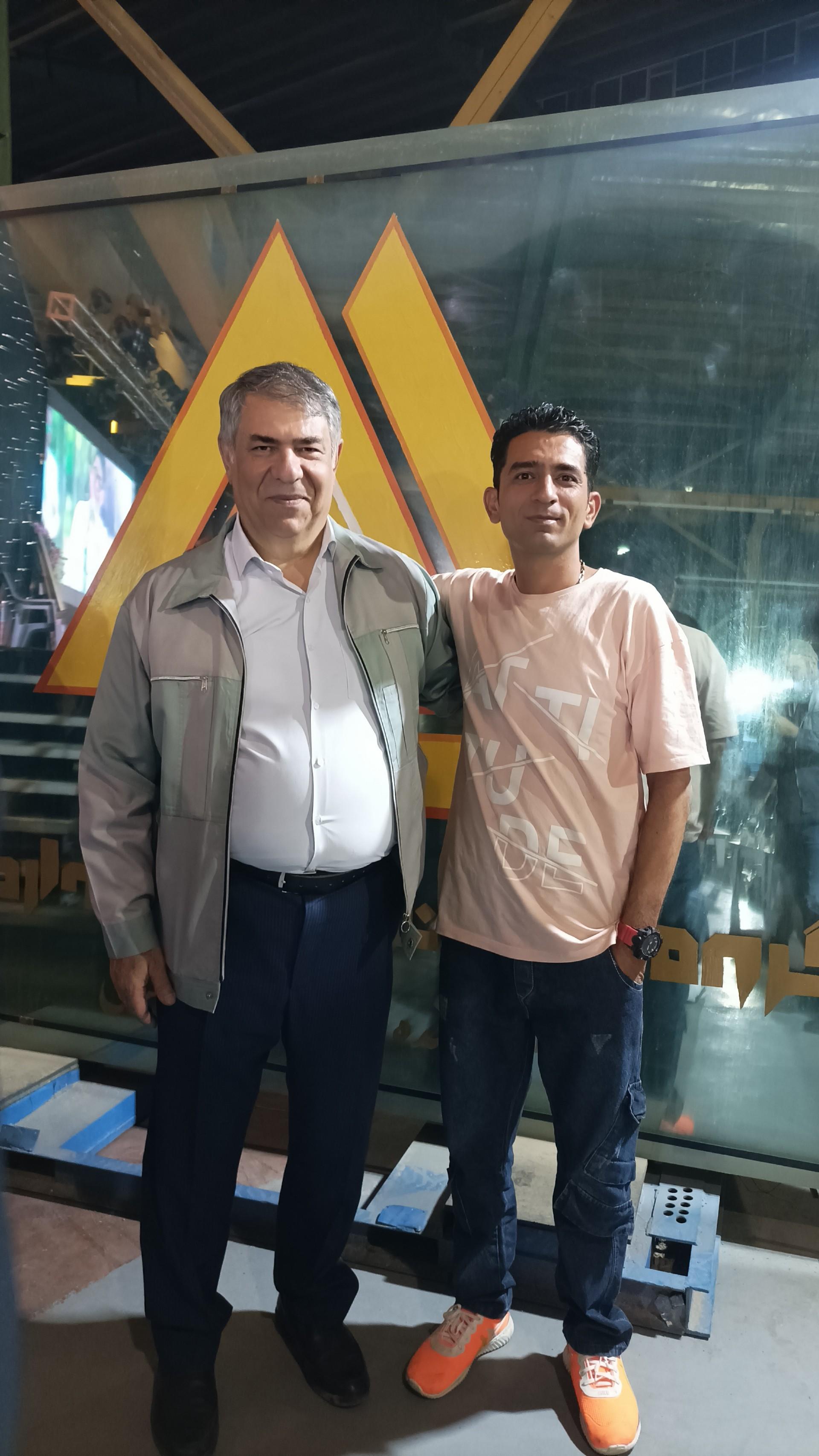 عکس کارخانه شیشه اردکان 