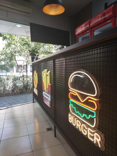 عکس پیتزا مون