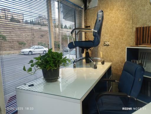 عکس تجهیزات ودکوراسیون اداری و دفتری  تخت جمشید