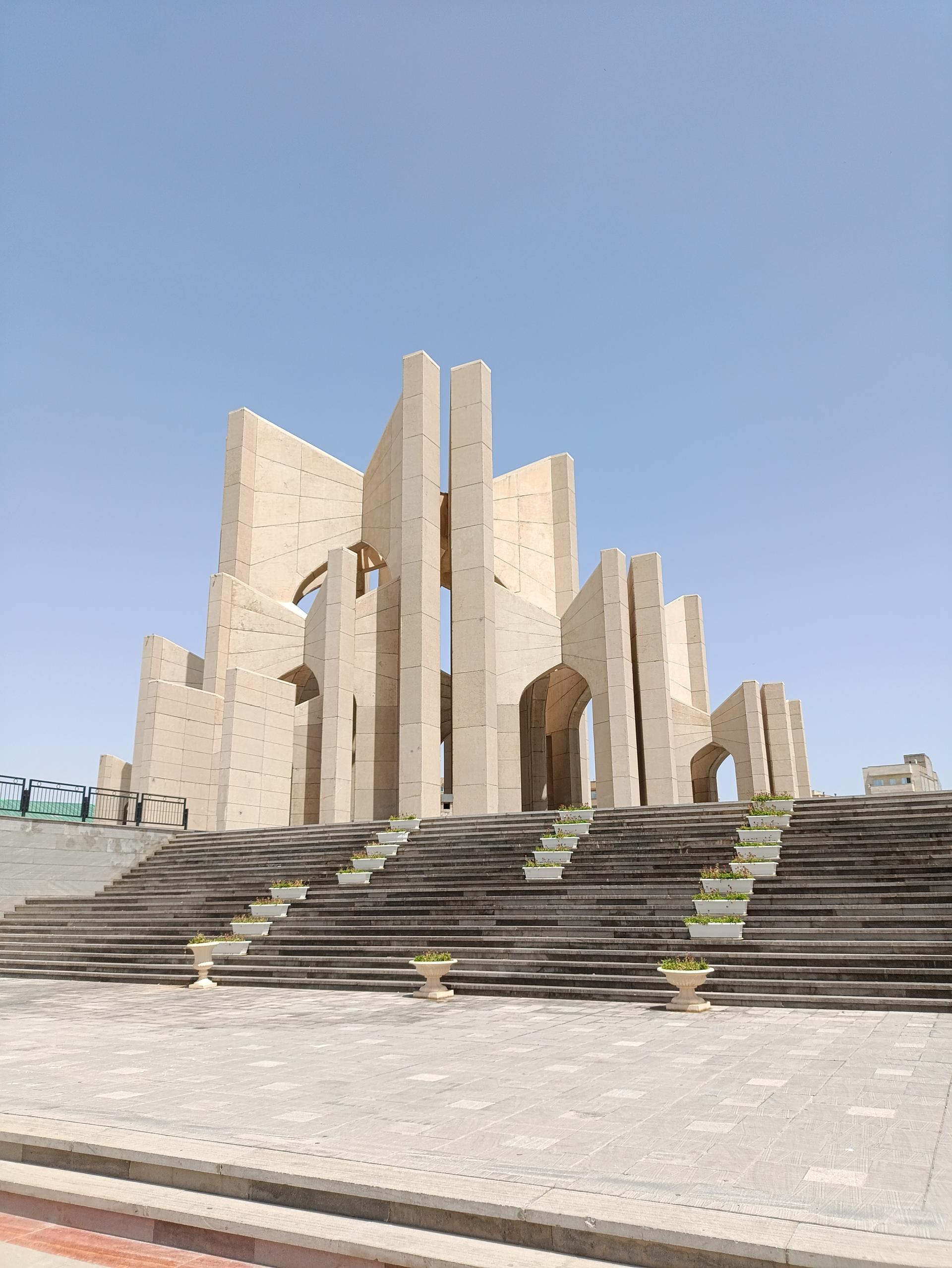 عکس آرامگاه استاد شهریار