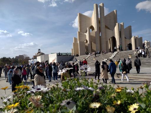 عکس آرامگاه استاد شهریار