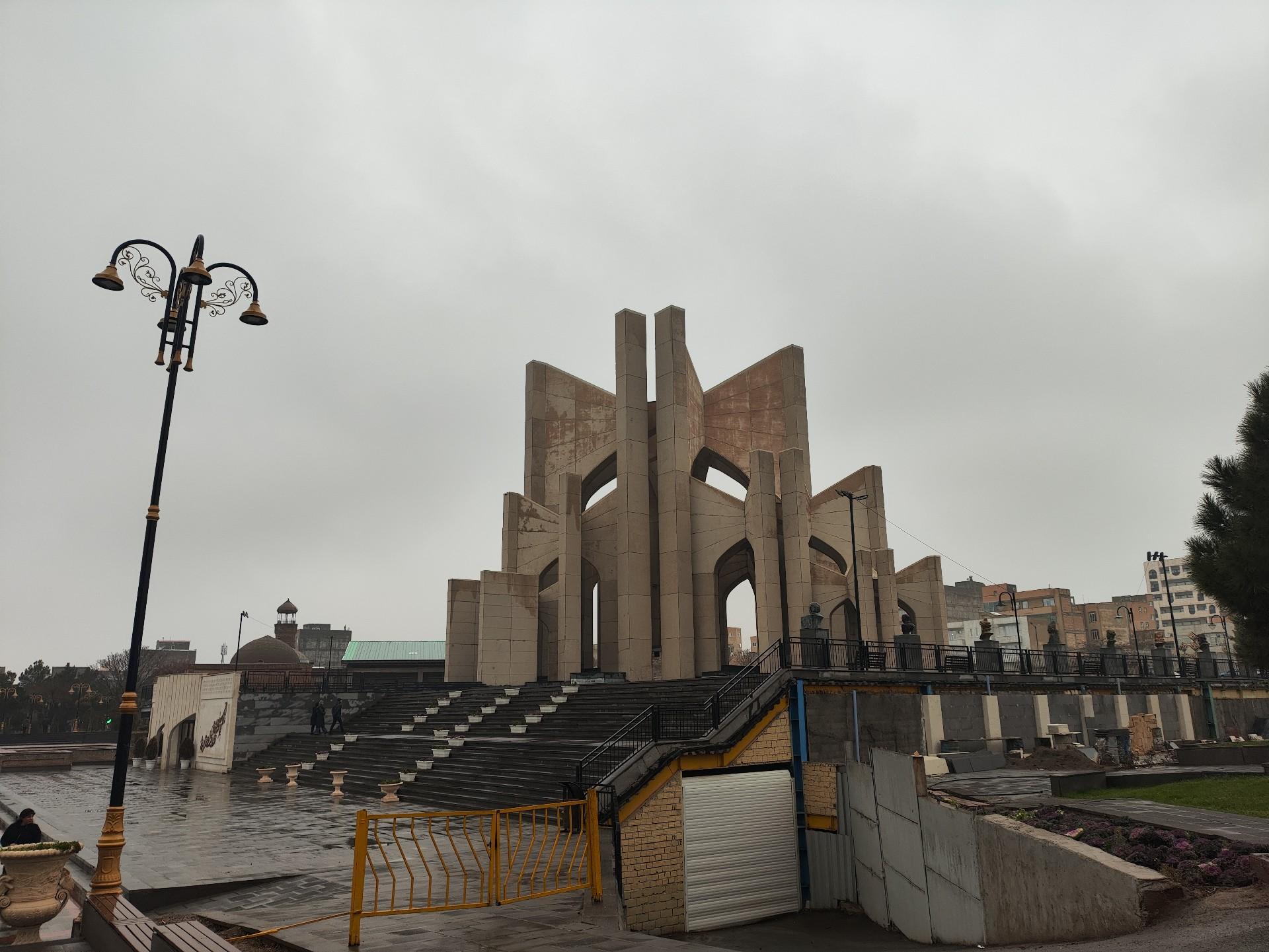 عکس آرامگاه استاد شهریار