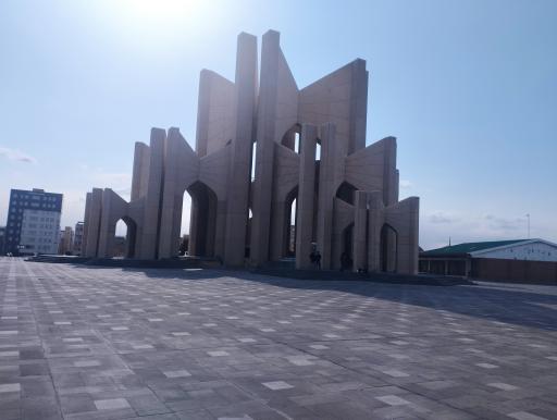 عکس آرامگاه استاد شهریار