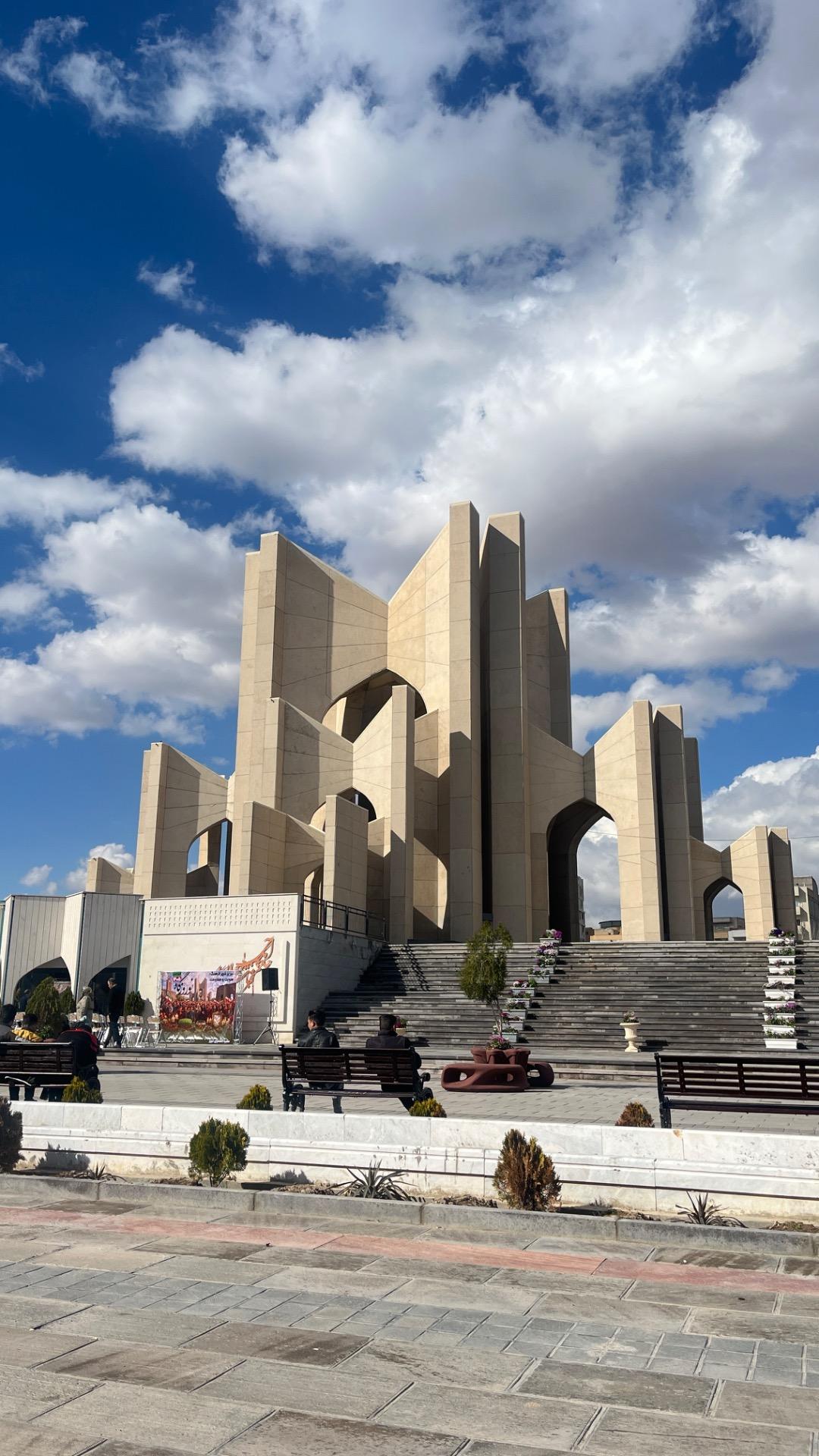 عکس آرامگاه استاد شهریار