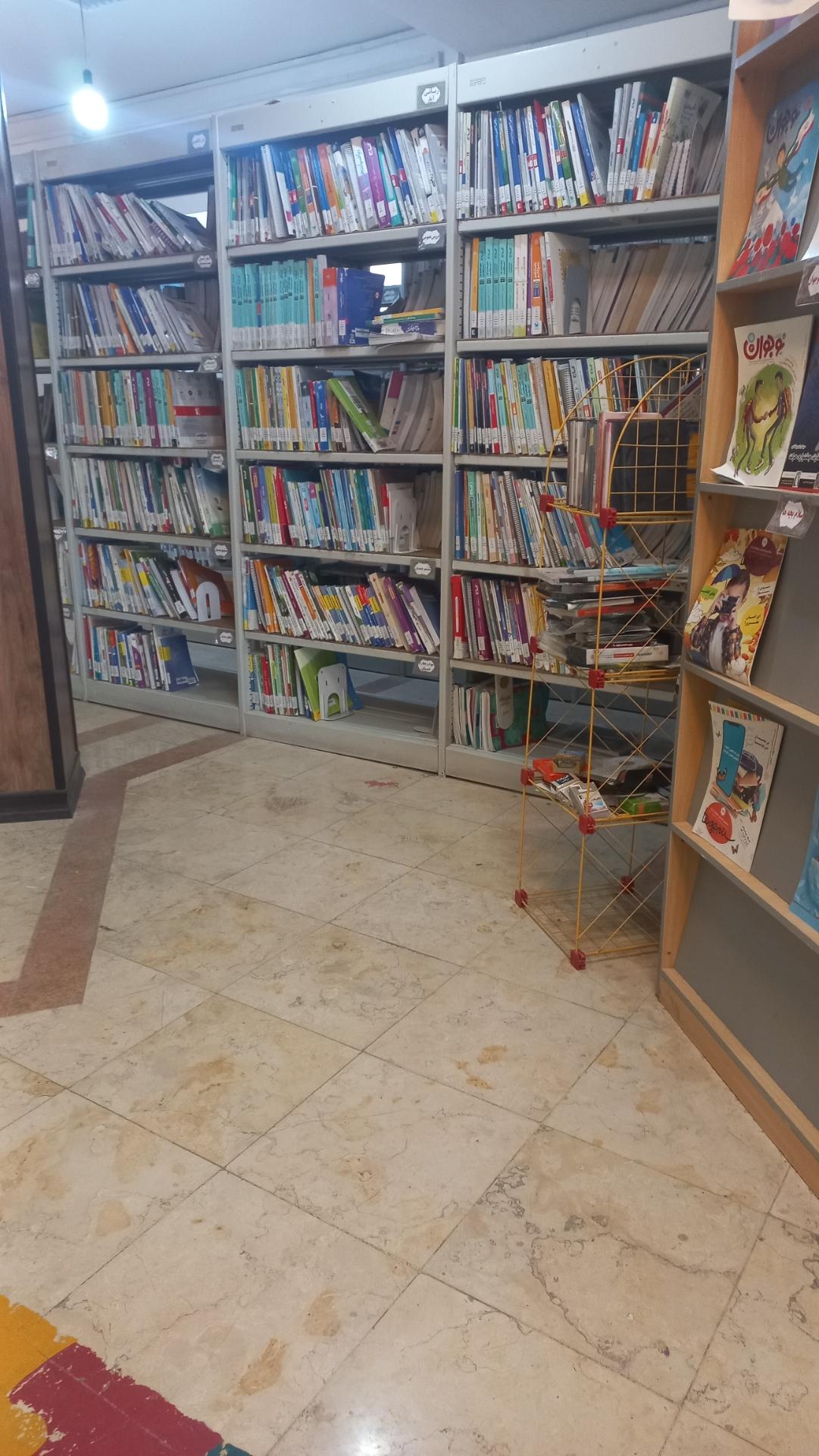 عکس کتابخانه امام علی (ع)