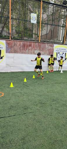 عکس آکادمی و زمین چمن فوتبال تی وان