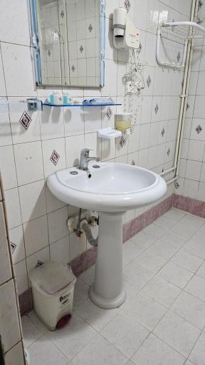 عکس هتل نمونه جهانگردی انزلی