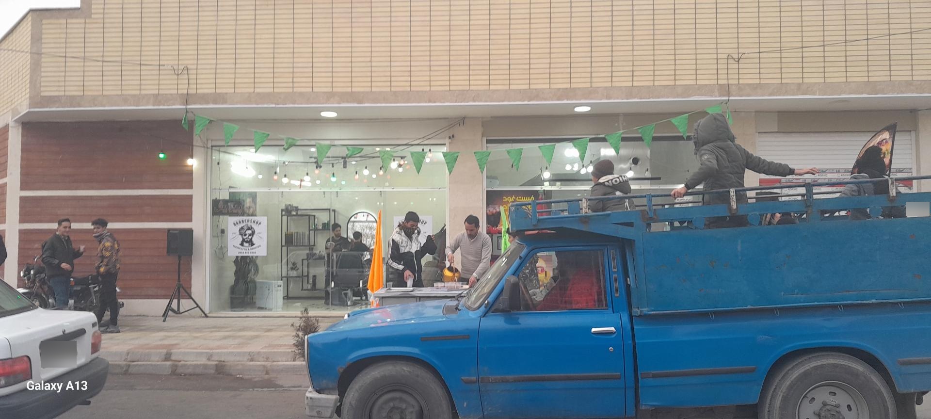 عکس سالن آرایش مردانه موکات