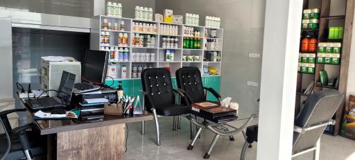 عکس فروشگاه سم و کود زارع بیاتی