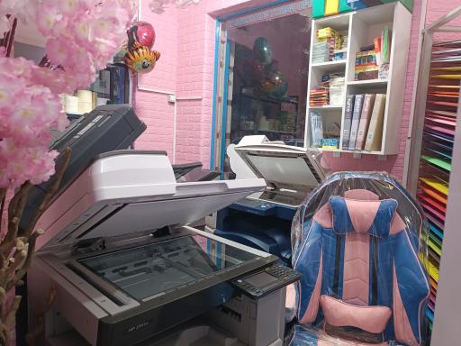 عکس کپی و پرینت رنگی و لوازم التحریر و کادویی سفید