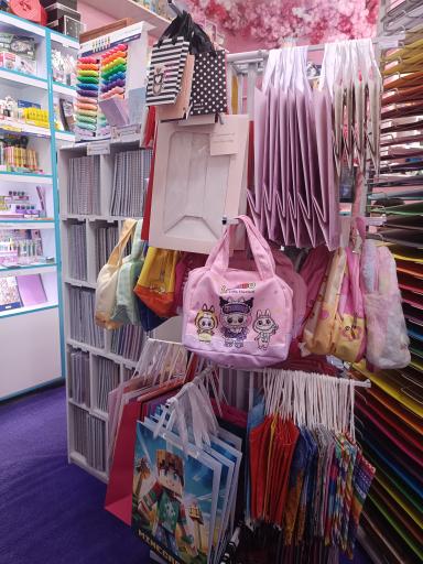 عکس کپی و پرینت رنگی و لوازم التحریر سفید