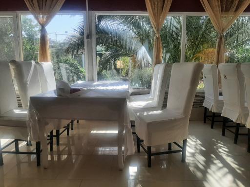 عکس رستوران باغ همایون گرمسار