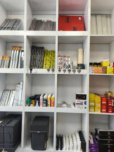 عکس فروشگاه یراق آلات کابینت کارما پلاس