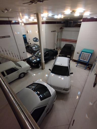 عکس نمایشگاه اتومبیل میثم پیرزادی