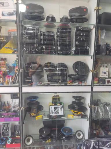 عکس فروشگاه تزئینات اتومبیل یاس اسپرت