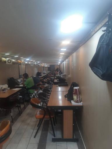 عکس سالن مطالعه آیت الله بهجت 