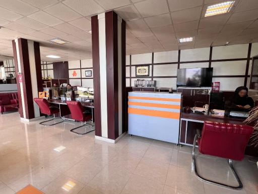 عکس تعمیرگاه و فروشگاه قطعات یدکی سایپا