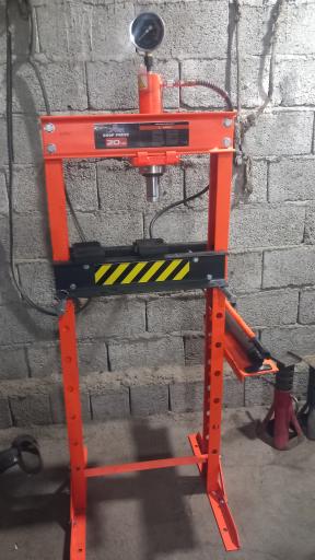 تعمیرگاه میکانیکی ولوازم یدکی ممتاز