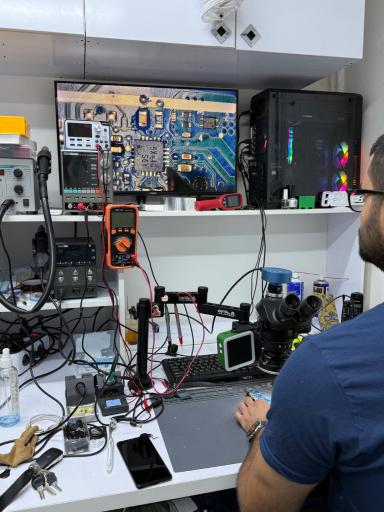 عکس مرکز تعمیرات کامپیوتر ملل