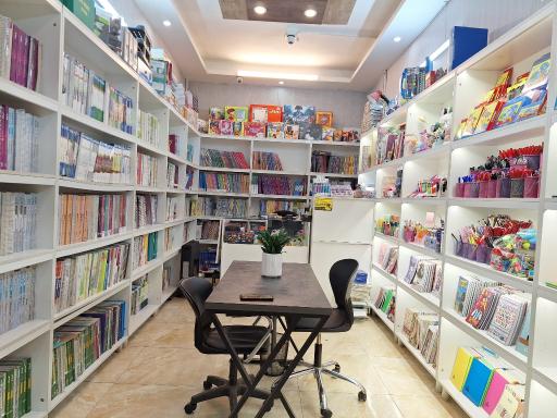عکس فروشگاه کتاب و تحریر گوگولی