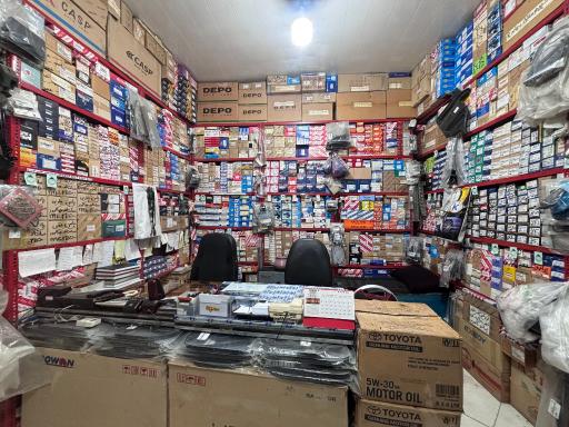 عکس فروشگاه تویوتا هیوندای و نیسان