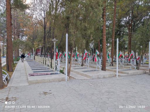 عکس قطعه قبور شهدا 