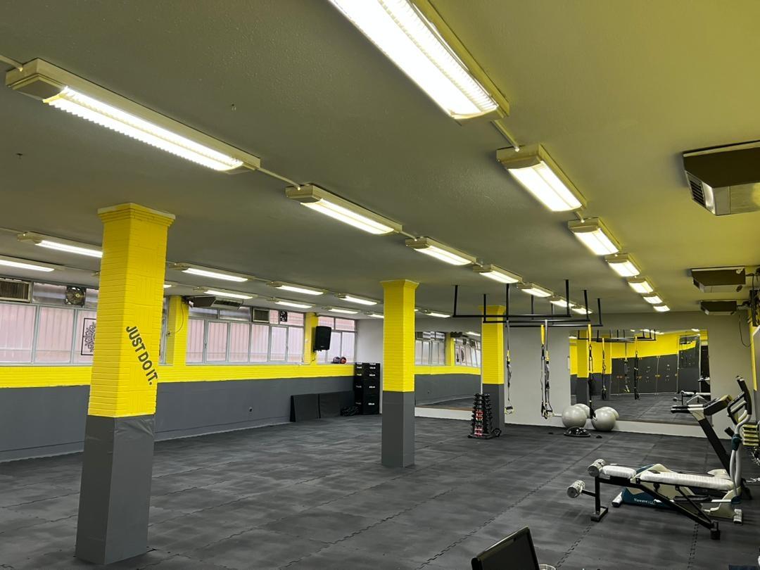 عکس سالن بدنسازی اکسیر طلایی