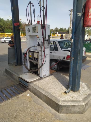 عکس پمپ بنزین و گاز CNG مالدار