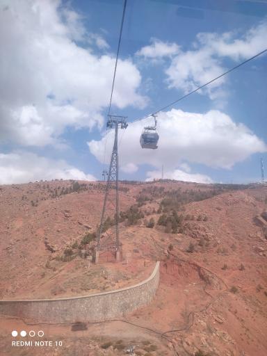عکس ایستگاه تله کابین عینالی