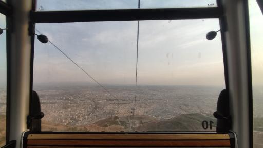 عکس ایستگاه تله کابین عینالی