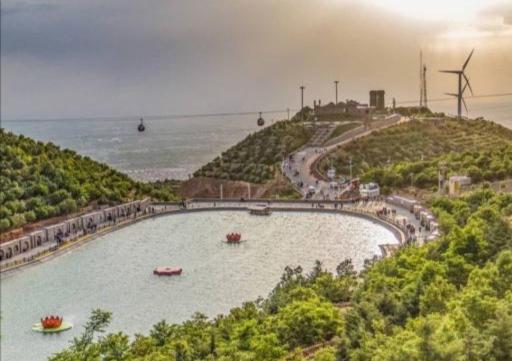 عکس ایستگاه تله کابین عینالی