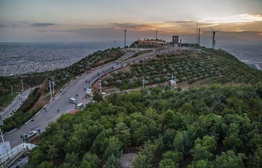 عکس ایستگاه تله کابین عینالی